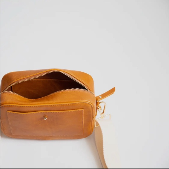Stylish Tan Crossbody Bag - Picture 5 of 7